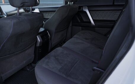 Toyota Land Cruiser Prado 150 рестайлинг 2, 2010 год, 3 000 000 рублей, 34 фотография