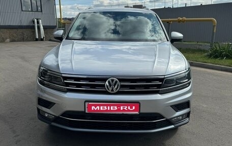 Volkswagen Tiguan II, 2018 год, 2 500 000 рублей, 1 фотография