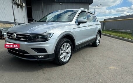 Volkswagen Tiguan II, 2018 год, 2 500 000 рублей, 3 фотография