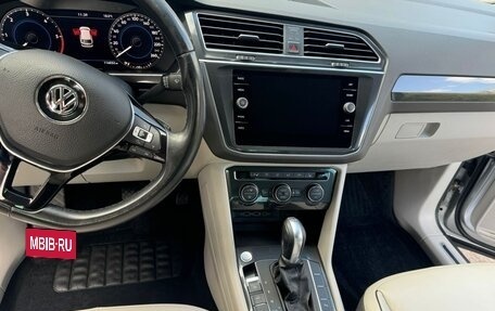 Volkswagen Tiguan II, 2018 год, 2 500 000 рублей, 5 фотография