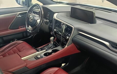 Lexus RX IV рестайлинг, 2016 год, 4 200 000 рублей, 9 фотография