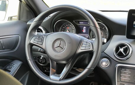 Mercedes-Benz GLA, 2019 год, 3 050 000 рублей, 16 фотография