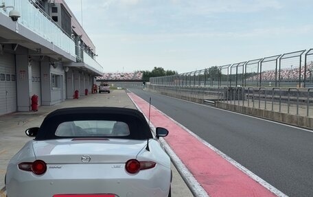 Mazda MX-5, 2019 год, 3 300 000 рублей, 26 фотография