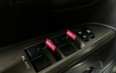 Toyota Land Cruiser 200, 2011 год, 2 999 000 рублей, 28 фотография