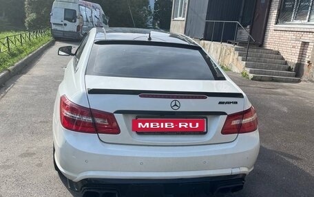 Mercedes-Benz E-Класс, 2011 год, 1 300 000 рублей, 6 фотография