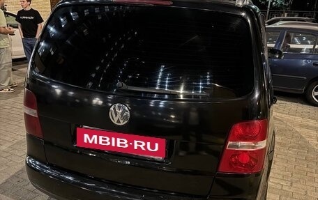 Volkswagen Touran III, 2005 год, 520 000 рублей, 4 фотография