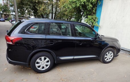 Mitsubishi Outlander III рестайлинг 3, 2015 год, 1 600 000 рублей, 6 фотография