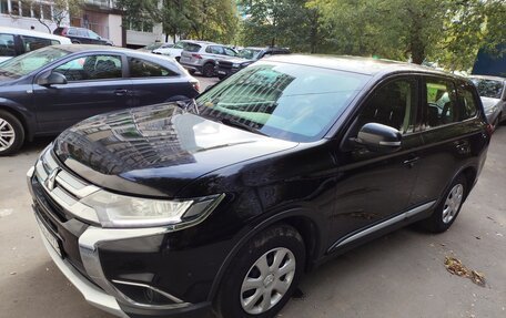 Mitsubishi Outlander III рестайлинг 3, 2015 год, 1 600 000 рублей, 4 фотография