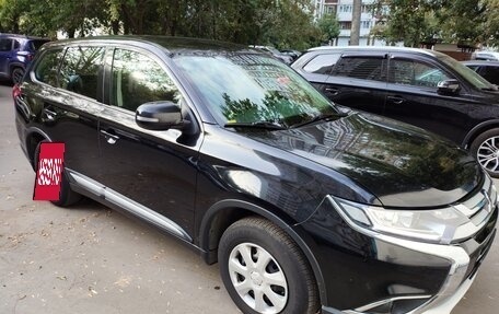 Mitsubishi Outlander III рестайлинг 3, 2015 год, 1 600 000 рублей, 3 фотография