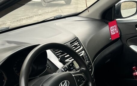 Hyundai Solaris II рестайлинг, 2012 год, 550 000 рублей, 8 фотография
