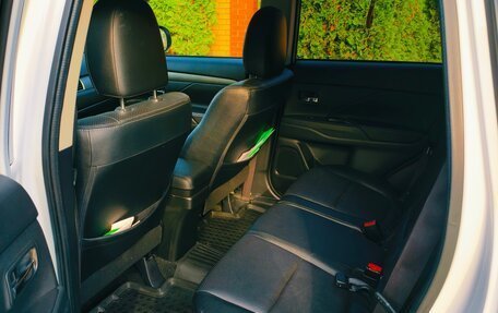 Mitsubishi Outlander III рестайлинг 3, 2015 год, 1 700 000 рублей, 2 фотография