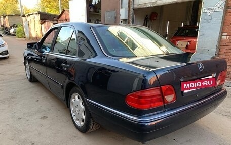 Mercedes-Benz E-Класс, 1997 год, 355 000 рублей, 5 фотография
