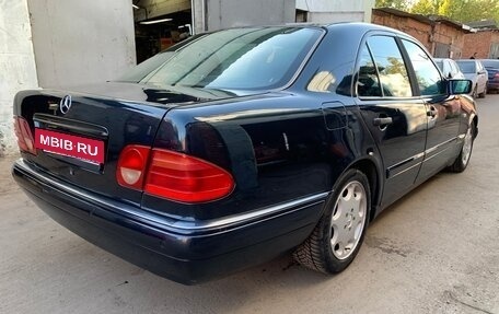 Mercedes-Benz E-Класс, 1997 год, 355 000 рублей, 3 фотография
