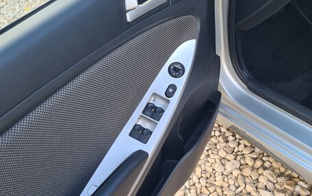 Hyundai Solaris II рестайлинг, 2011 год, 590 000 рублей, 9 фотография