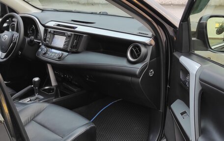 Toyota RAV4, 2016 год, 2 650 000 рублей, 11 фотография