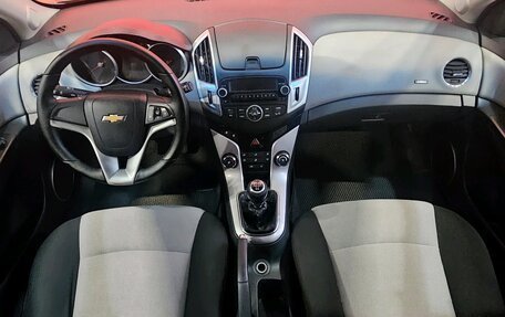 Chevrolet Cruze II, 2013 год, 715 000 рублей, 9 фотография