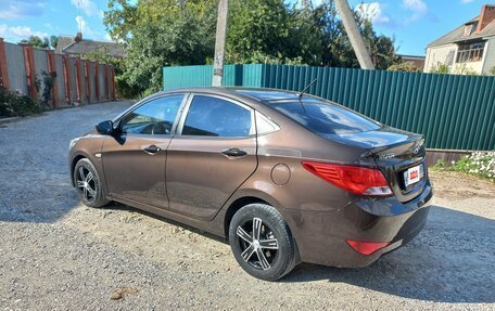 Hyundai Solaris II рестайлинг, 2015 год, 1 025 000 рублей, 4 фотография