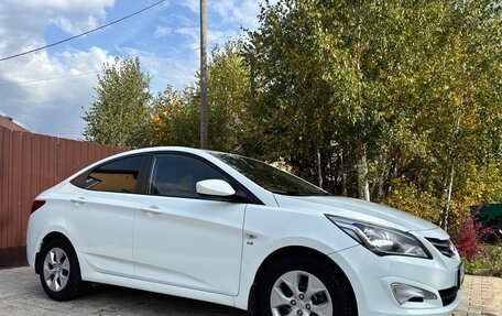 Hyundai Solaris II рестайлинг, 2015 год, 1 000 030 рублей, 3 фотография