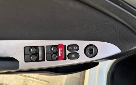 Hyundai Solaris II рестайлинг, 2015 год, 1 000 030 рублей, 8 фотография