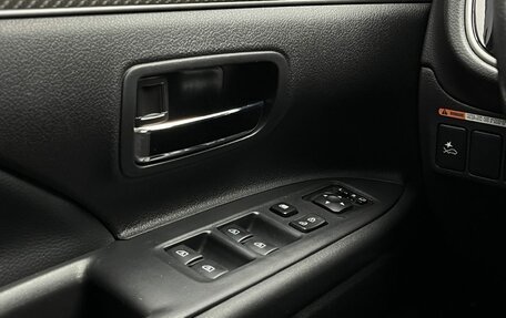 Mitsubishi Outlander III рестайлинг 3, 2021 год, 2 700 000 рублей, 17 фотография