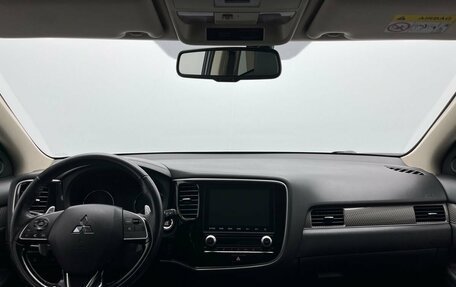 Mitsubishi Outlander III рестайлинг 3, 2021 год, 2 700 000 рублей, 23 фотография