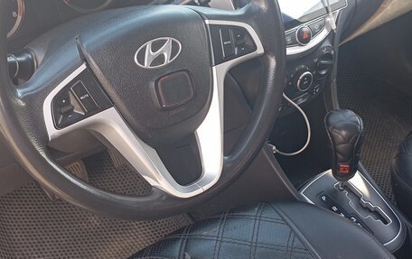 Hyundai Solaris II рестайлинг, 2012 год, 360 000 рублей, 9 фотография
