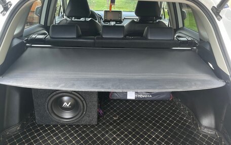 Toyota RAV4, 2020 год, 3 400 000 рублей, 13 фотография