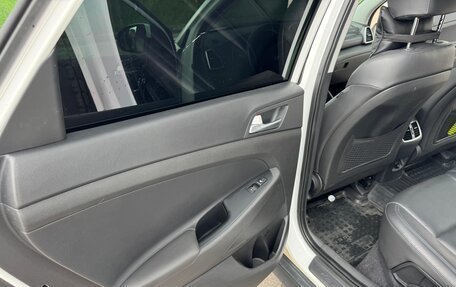 Hyundai Tucson III, 2019 год, 2 220 000 рублей, 14 фотография