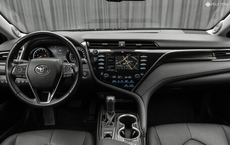 Toyota Camry, 2020 год, 3 080 000 рублей, 10 фотография