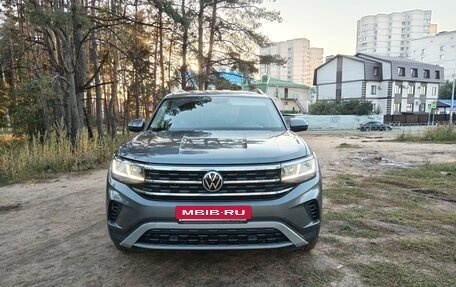 Volkswagen Teramont I, 2021 год, 3 925 000 рублей, 2 фотография
