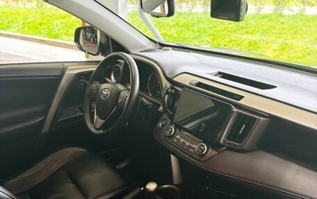 Toyota RAV4, 2014 год, 1 800 000 рублей, 11 фотография