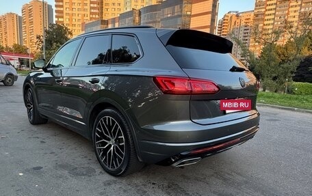 Volkswagen Touareg III, 2019 год, 6 000 000 рублей, 2 фотография