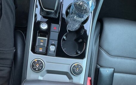 Volkswagen Touareg III, 2019 год, 6 000 000 рублей, 16 фотография