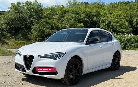 Alfa Romeo Stelvio, 2022 год, 6 300 000 рублей, 1 фотография