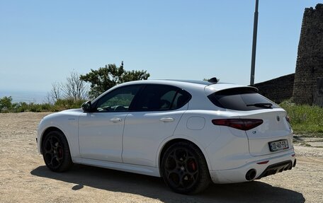 Alfa Romeo Stelvio, 2022 год, 6 300 000 рублей, 4 фотография