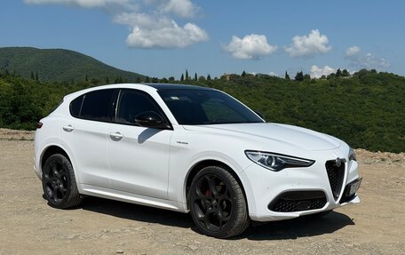 Alfa Romeo Stelvio, 2022 год, 6 300 000 рублей, 2 фотография