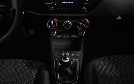 KIA Rio IV, 2017 год, 799 000 рублей, 16 фотография