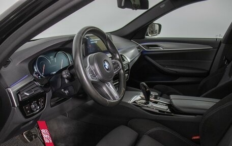 BMW 5 серия, 2018 год, 3 550 000 рублей, 10 фотография