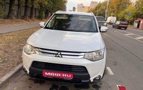 Mitsubishi Outlander III рестайлинг 3, 2014 год, 1 684 000 рублей, 1 фотография
