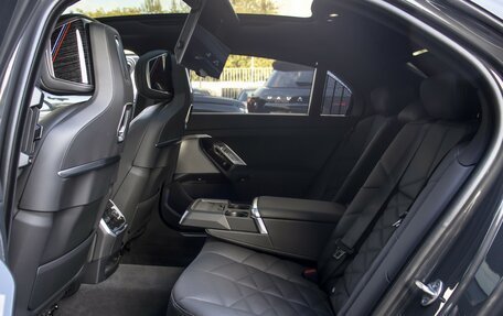 BMW 7 серия, 2024 год, 14 800 000 рублей, 10 фотография