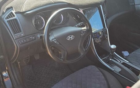 Hyundai Sonata VI, 2011 год, 520 000 рублей, 10 фотография