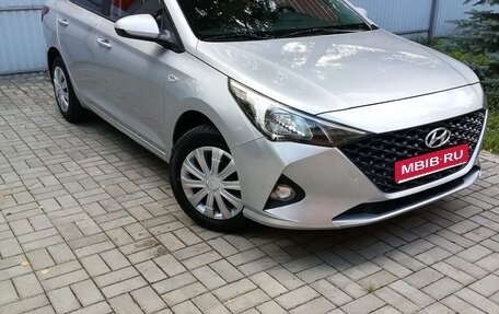 Hyundai Solaris II рестайлинг, 2021 год, 1 250 000 рублей, 1 фотография