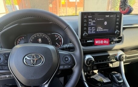 Toyota RAV4, 2019 год, 2 700 000 рублей, 3 фотография