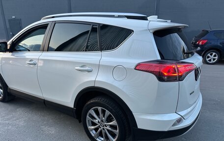 Toyota RAV4, 2017 год, 2 500 000 рублей, 2 фотография