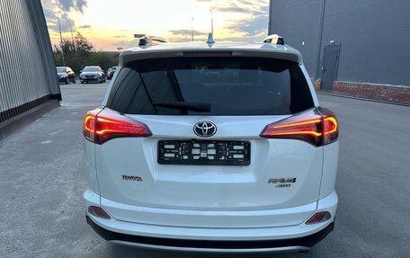 Toyota RAV4, 2017 год, 2 500 000 рублей, 4 фотография