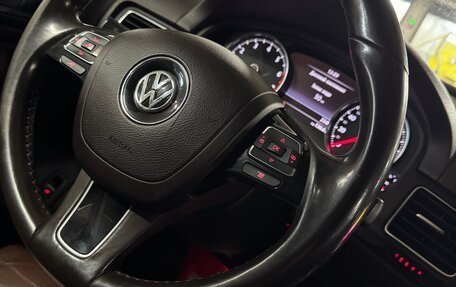 Volkswagen Touareg III, 2011 год, 1 650 000 рублей, 13 фотография