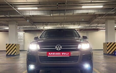 Volkswagen Touareg III, 2011 год, 1 650 000 рублей, 3 фотография