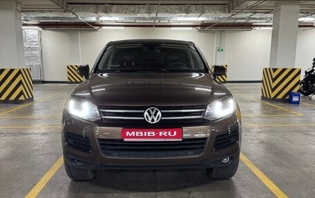 Volkswagen Touareg III, 2011 год, 1 650 000 рублей, 1 фотография
