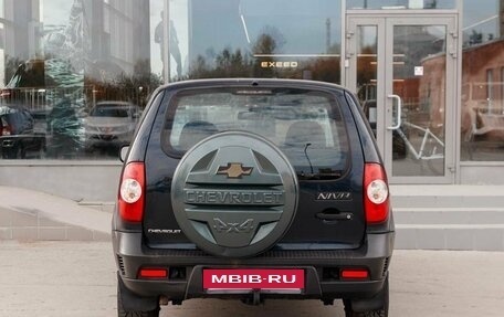 Chevrolet Niva I рестайлинг, 2010 год, 500 000 рублей, 6 фотография