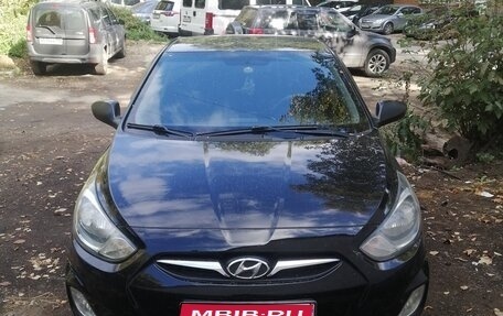 Hyundai Solaris II рестайлинг, 2012 год, 780 000 рублей, 1 фотография